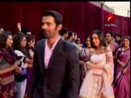 1 (17) - Iss Pyaar Ko Kya naam Doon - SPA - Snaps Of Red Carpet