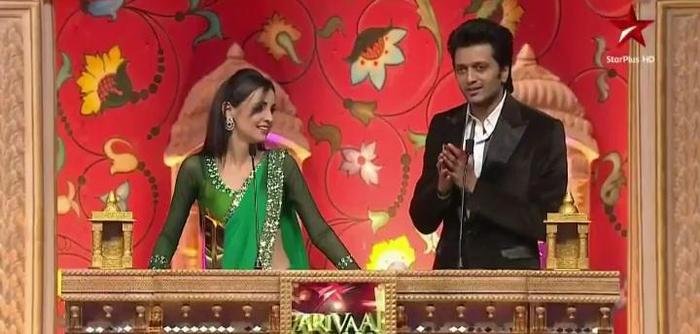 1 (17) - Iss Pyaar Ko Kya Naam Doon - Star Parivaar Awards - 2012 - xxx SANAYA xxx Hosting