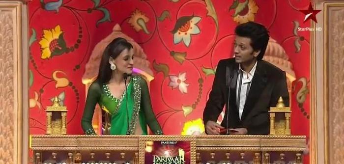 1 (18) - Iss Pyaar Ko Kya Naam Doon - Star Parivaar Awards - 2012 - xxx SANAYA xxx Hosting