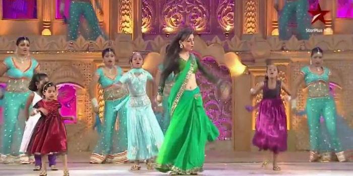 1 (23) - Iss Pyaar Ko Kya Naam Doon - SPA - 2012 - xxx Sanny xxx Dancing