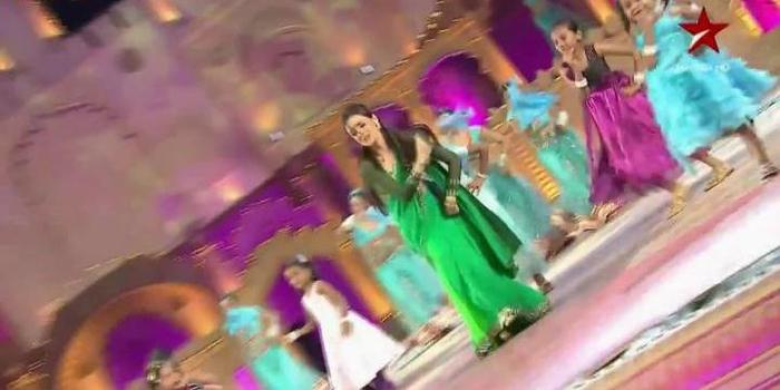 1 (29) - Iss Pyaar Ko Kya Naam Doon - SPA - 2012 - xxx Sanny xxx Dancing