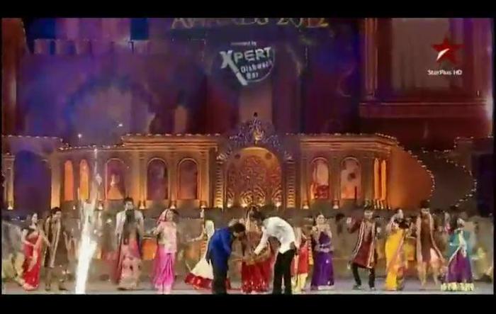 1 (17) - Iss Pyaar Ko Kya Naam Doon - SPA - 2012 - SaRun - Main Event Opening Segment - Caps