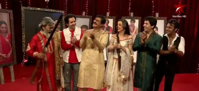 1 (18) - Iss Pyaar Ko Kya Naam Doon - SPA - 2012 - SaRun - Shubh Aagman - Caps