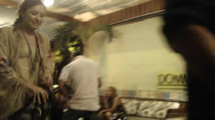 Demi Lovato chega ao Porcão Rio de Janeiro - 18_04_2012 (496) - Demi - Chega ao Porcao Rio de Janeiro - 18 04 2012 Part oo2