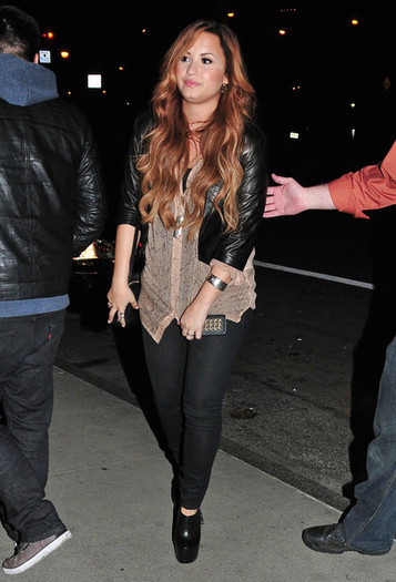 Demi+Lovato+Demi+Lovato+Hits+Apple+gQ1zZg7vJrFl