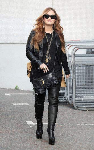 Demi+Lovato+Demi+Lovato+Leaves+ITV+Daybreak+9ZVTQ0t4kAZl