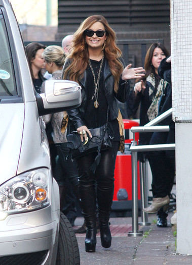 Demi+Lovato+Demi+Lovato+Leaves+ITV+Daybreak+l942WrZV4jXl