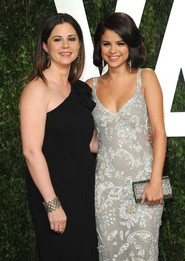 Selena+Gomez+2012+Vanity+Fair+Oscar+Party+Bh26MuwjTefl - 00 Selena Gomez 001