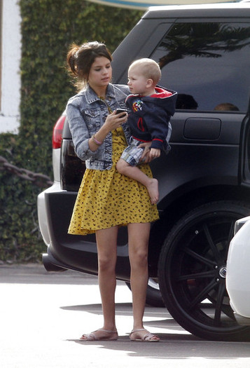 Selena+Gomez+Justin+Bieber+Selena+Gomez+Paradise+4uRQ681j_dql