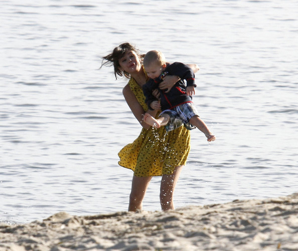 Selena+Gomez+Justin+Bieber+Selena+Gomez+Paradise+FdTneRMiZV3l