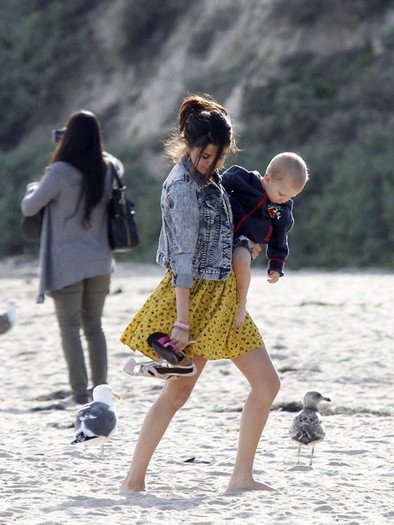Selena+Gomez+Justin+Bieber+Selena+Gomez+Paradise+fiOjoMsoXasl
