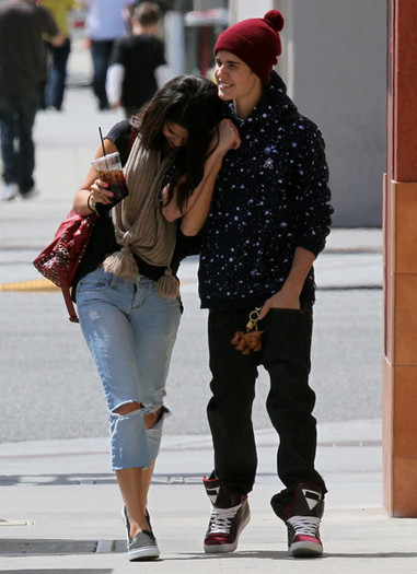 Selena+Gomez+Justin+Selena+Hit+Up+Panera+Lunch+xGQe94tJ-qsl