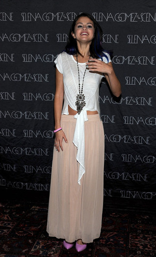 Selena+Gomez+Selena+Gomez+2nd+Annual+Charity+kDn-H-8UpNMl