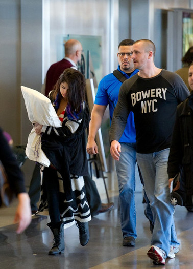 Selena+Gomez+Selena+Gomez+Looks+Sleepy+LAX+XZR6cIAJnDsl