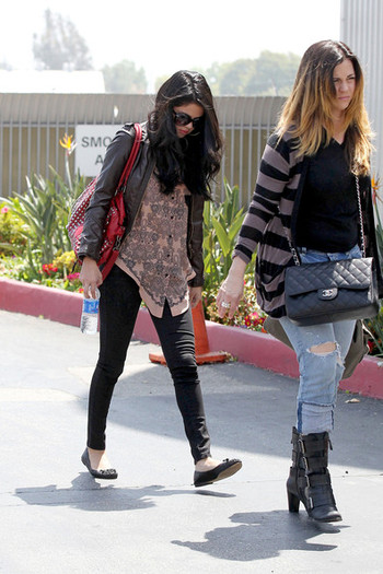 Selena+Gomez+Selena+Gomez+Santa+Monica+Airport+7bbxGTDCO9Cl