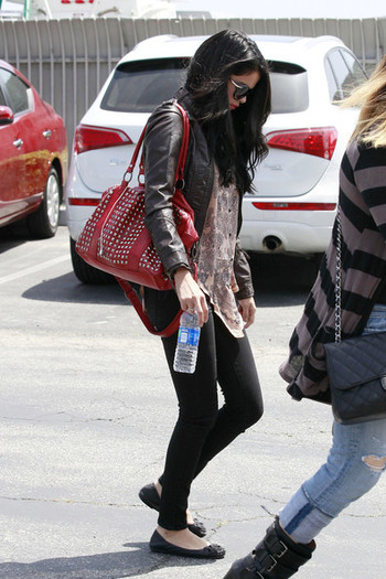 Selena+Gomez+Selena+Gomez+Santa+Monica+Airport+LhGWa50SoRLl