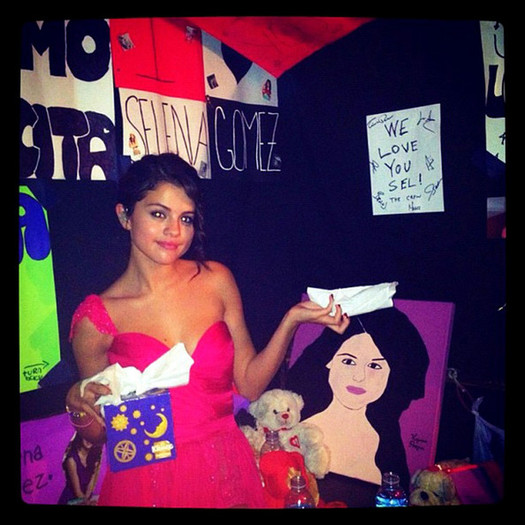 Selena+Gomez+Twitter+Pictures+Day+6Ty-bhKjrxQl
