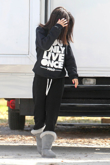 Selena+Gomez+Vanessa+Hudgens+Selena+Gomez+F51Arxgnmaul - 00 Selena Gomez 001