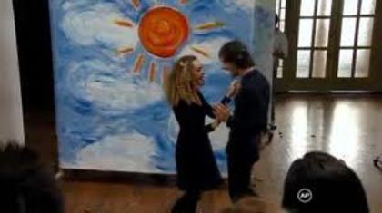 16)High - Ghiceste melodia