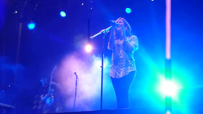 My Love Is Like A Star - Demi Lovato - Panama City_ April 13th. 5007 - Demi - Singing My Love Like A Star Live In Panama City Part o10