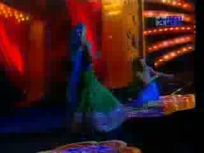 00_04_17 - sara khan 4