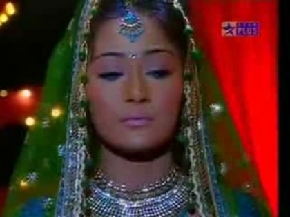 00_04_59 - sara khan 4