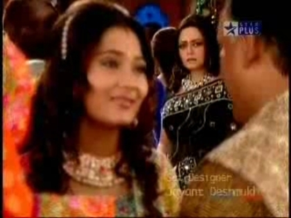 00_00_31 - sara khan 4