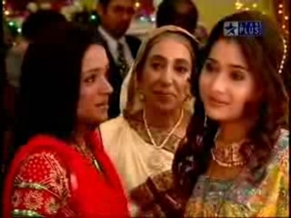 00_01_44 - sara khan 4
