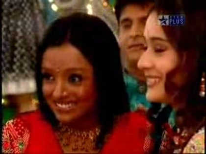 00_04_04 - sara khan 4