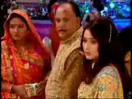 00_09_10 - sara khan 4