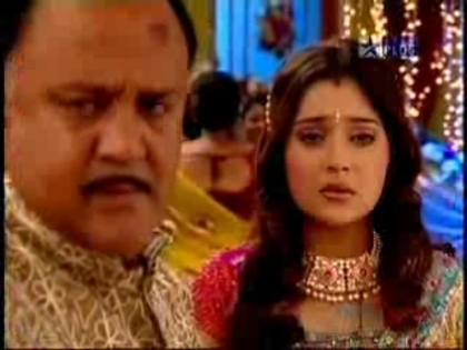 00_09_57 - sara khan 4