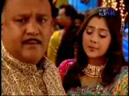 00_10_05 - sara khan 4