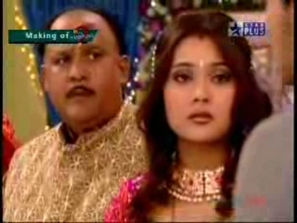 00_10_21 - sara khan 4