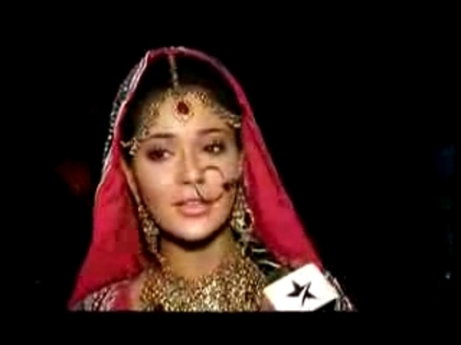 00_01_37 - sara khan 4