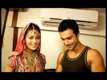 00_02_17 - sara khan 4