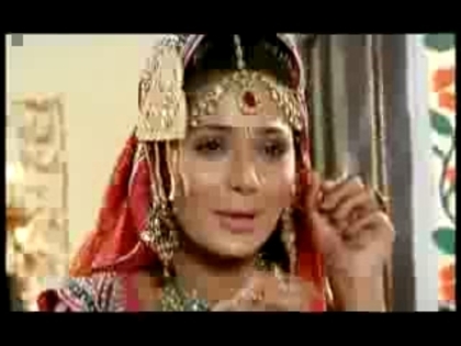 00_02_39 - sara khan 4