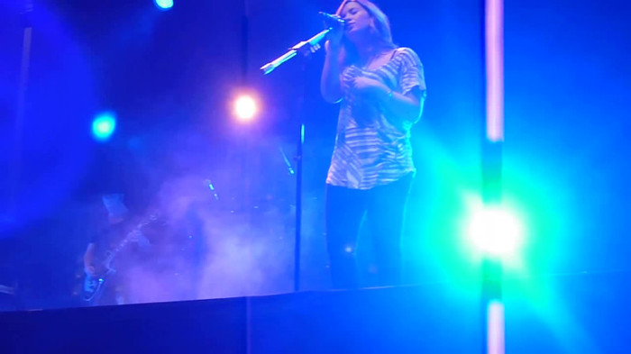 My Love Is Like A Star - Demi Lovato - Panama City_ April 13th. 6001 - Demi - Singing My Love Like A Star Live In Panama City Part o12