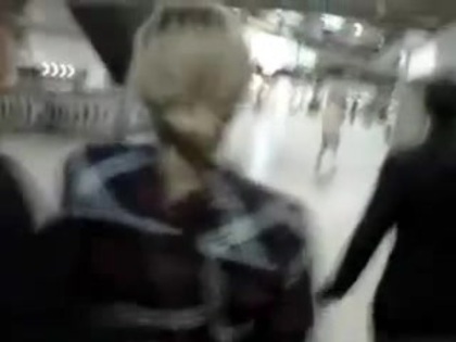 Demi Lovato No Aeroporto - Brasil 18.04.2012 (56)