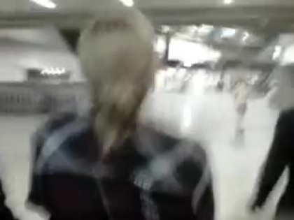 Demi Lovato No Aeroporto - Brasil 18.04.2012 (63) - Demi No Aeroporto - Brasil 18 04 2012