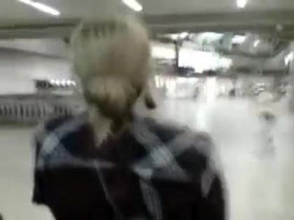 Demi Lovato No Aeroporto - Brasil 18.04.2012 (72) - Demi No Aeroporto - Brasil 18 04 2012