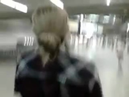 Demi Lovato No Aeroporto - Brasil 18.04.2012 (74) - Demi No Aeroporto - Brasil 18 04 2012