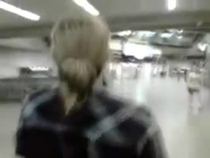 Demi Lovato No Aeroporto - Brasil 18.04.2012 (78) - Demi No Aeroporto - Brasil 18 04 2012