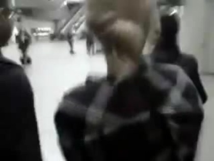 Demi Lovato No Aeroporto - Brasil 18.04.2012 (335) - Demi No Aeroporto - Brasil 18 04 2012