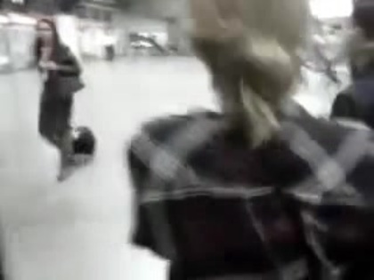 Demi Lovato No Aeroporto - Brasil 18.04.2012 (409)