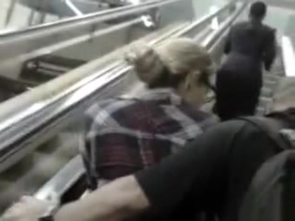 Demi Lovato No Aeroporto - Brasil 18.04.2012 (692) - Demi No Aeroporto - Brasil 18 04 2012 Part oo1