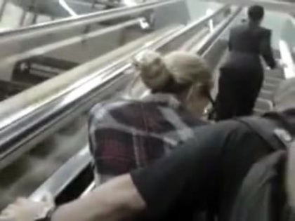 Demi Lovato No Aeroporto - Brasil 18.04.2012 (705) - Demi No Aeroporto - Brasil 18 04 2012 Part oo1
