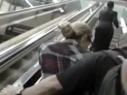 Demi Lovato No Aeroporto - Brasil 18.04.2012 (707) - Demi No Aeroporto - Brasil 18 04 2012 Part oo1