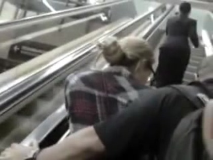 Demi Lovato No Aeroporto - Brasil 18.04.2012 (708) - Demi No Aeroporto - Brasil 18 04 2012 Part oo1