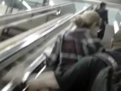Demi Lovato No Aeroporto - Brasil 18.04.2012 (737) - Demi No Aeroporto - Brasil 18 04 2012 Part oo1