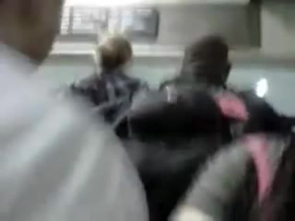 Demi Lovato No Aeroporto - Brasil 18.04.2012 (872) - Demi No Aeroporto - Brasil 18 04 2012 Part oo1